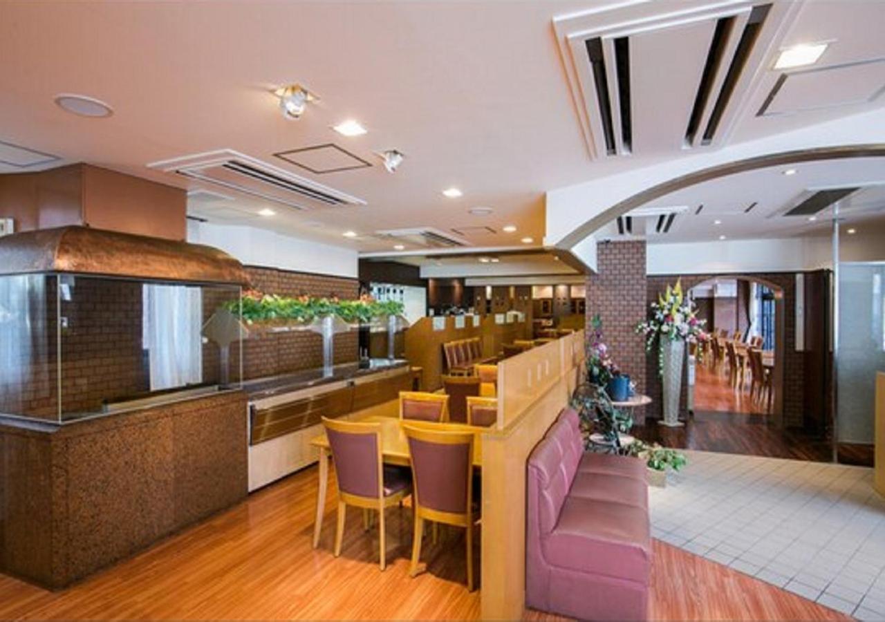 Empire Osaka【gates Closed From 1am To 5am】 / Vacation 71199