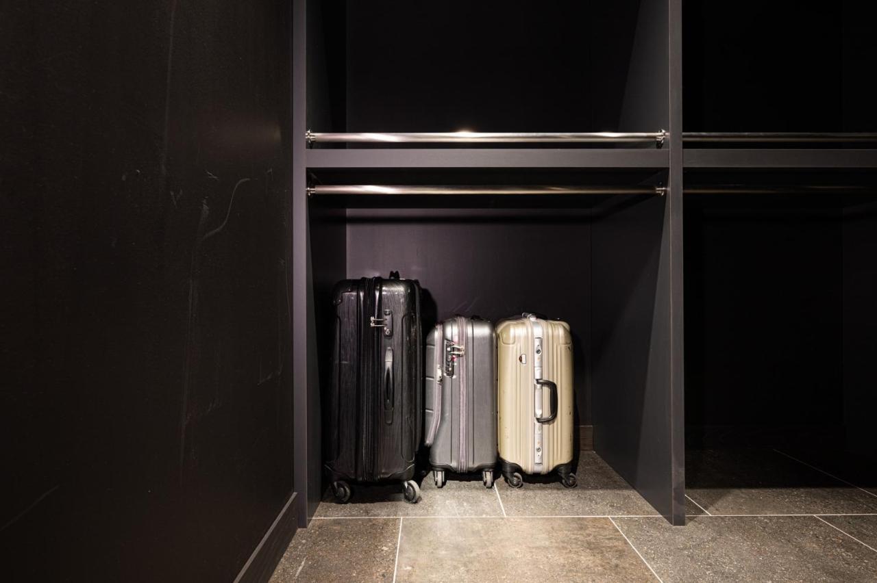 Ninja & Geisha Capsule hotel *