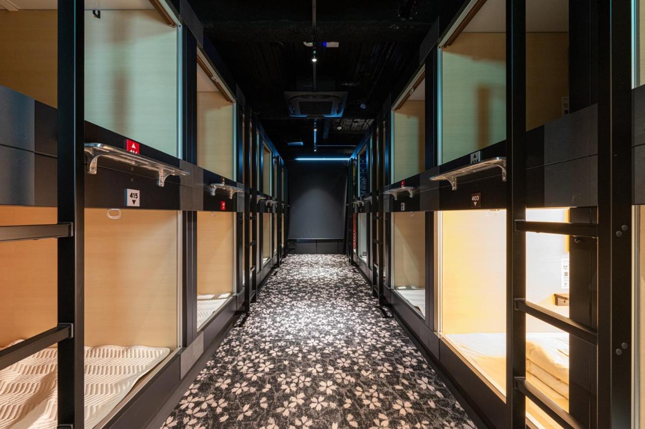 Ninja & Geisha Capsule hotel *