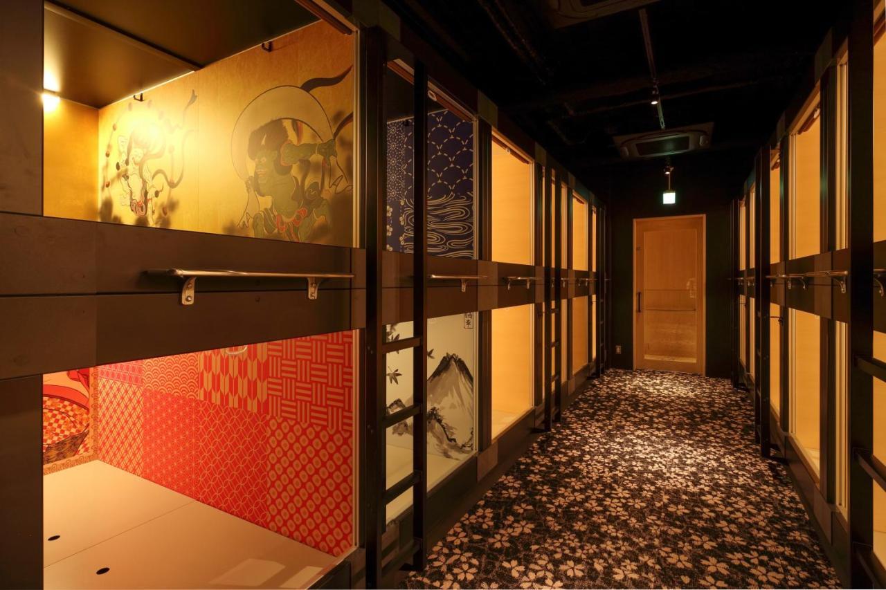 Ninja & Geisha Capsule hotel *