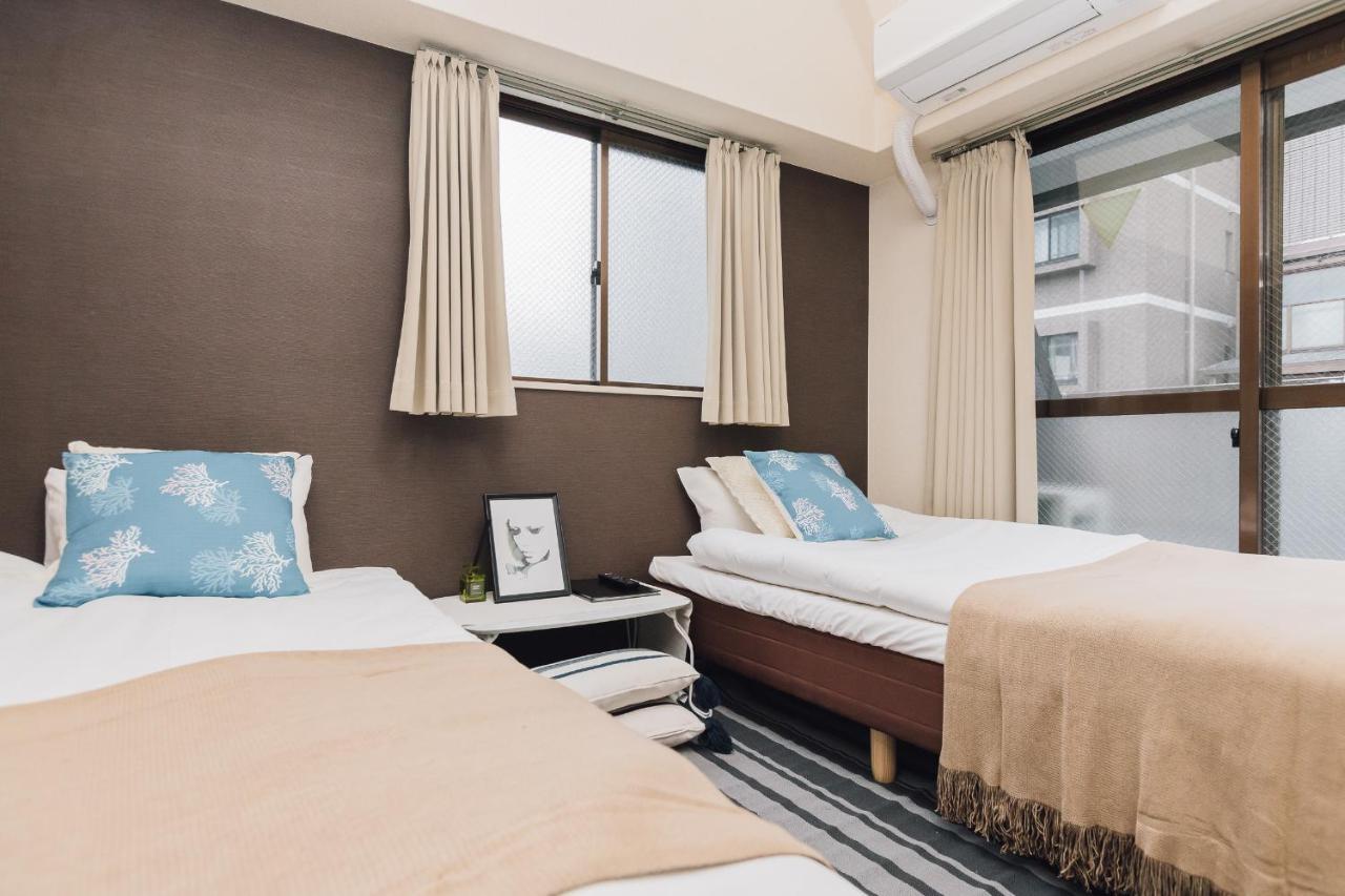 J Apartment *