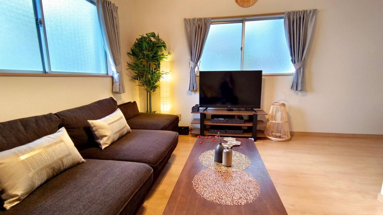 Tsukiyume - House With Parking, 10mins To Usj, Tennoji, Namba Holiday home *