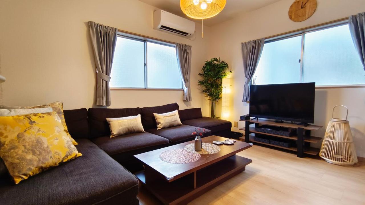 Tsukiyume - House With Parking, 10mins To Usj, Tennoji, Namba