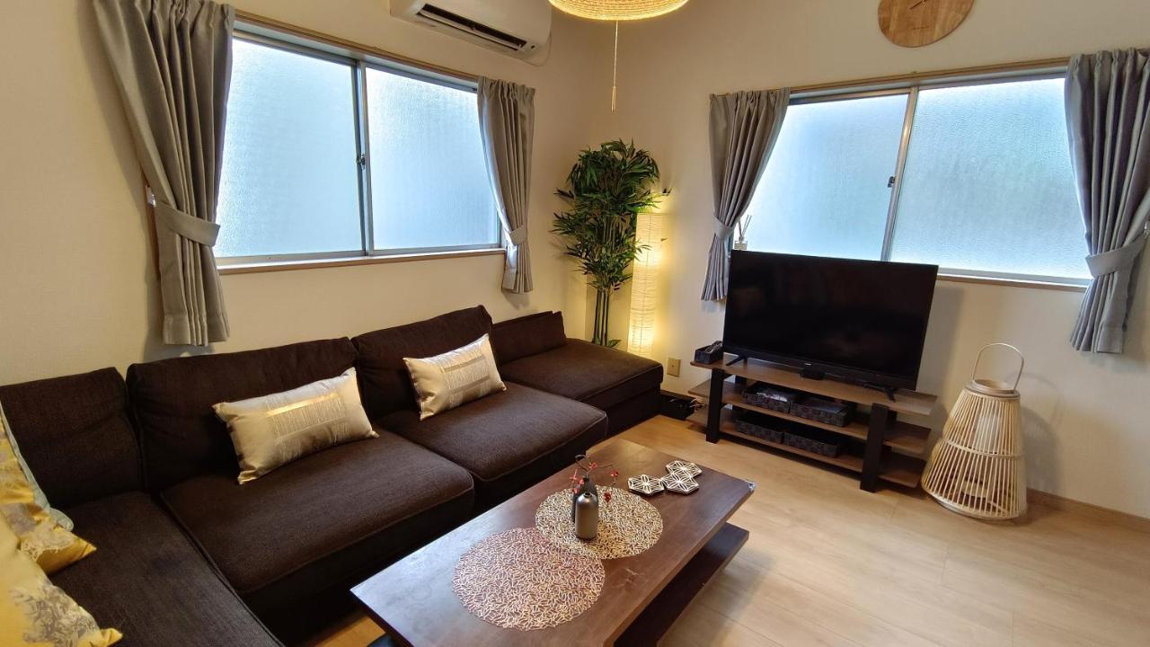 Tsukiyume - House With Parking, 10mins To Usj, Tennoji, Namba