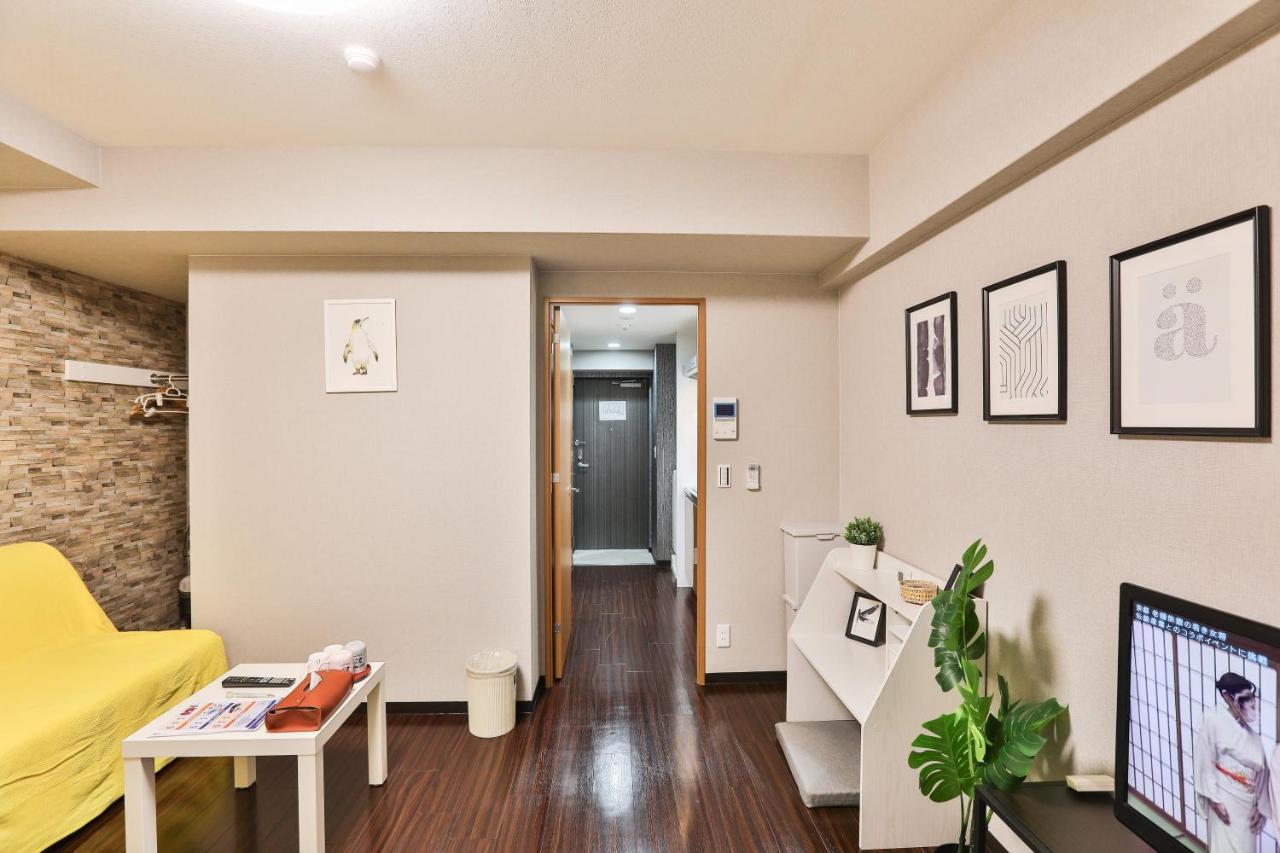 Apartment Tc House: Namba Oasis Near Kuromon Market