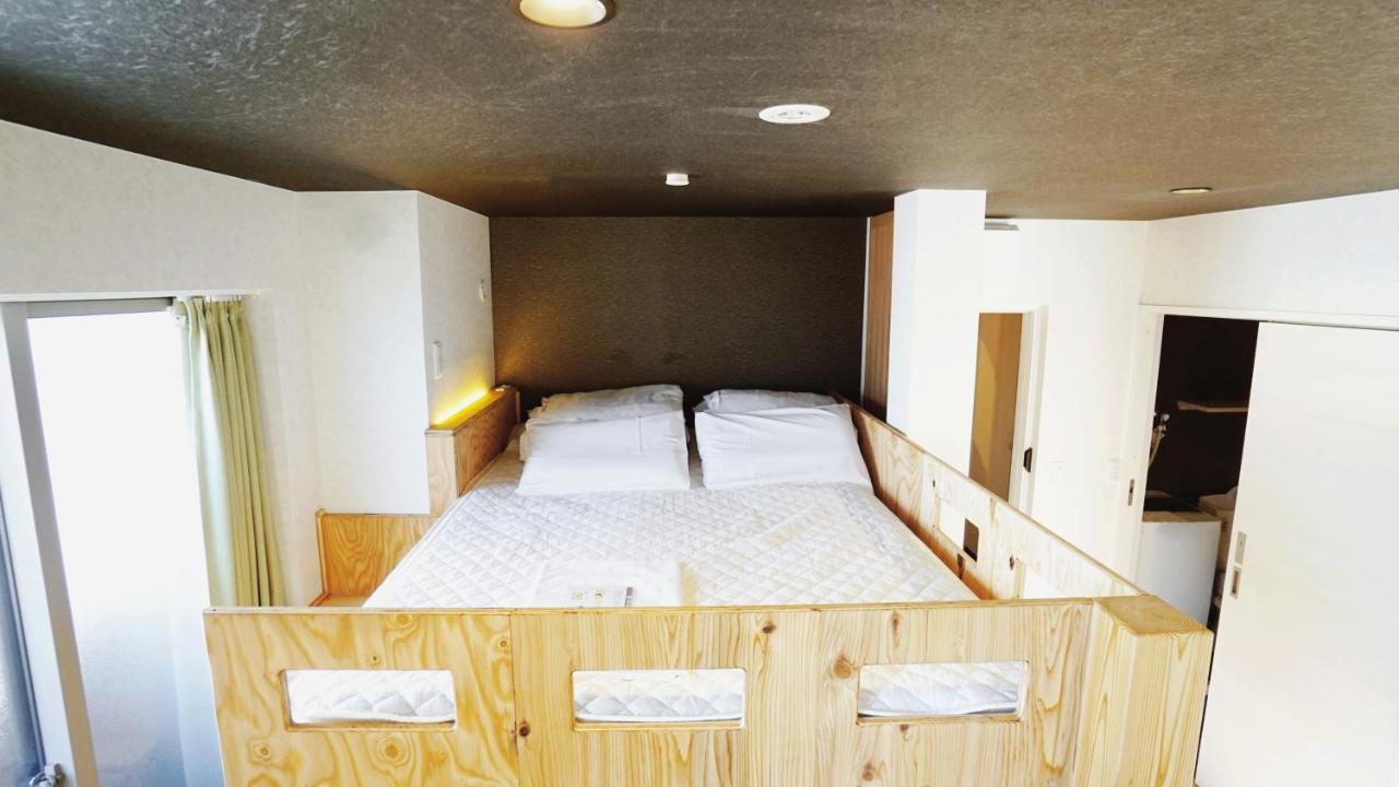 Poly Apartment *