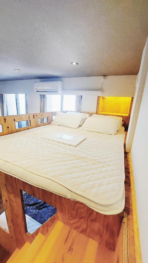 Apartment Poly
