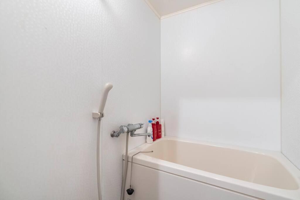 ２ Beds. Comfortable . Dotonbori / Kuromon Market. Apartment *