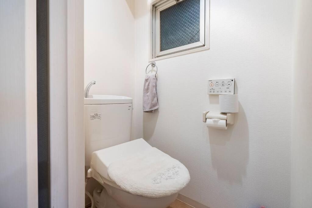 ２ Beds. Comfortable . Dotonbori / Kuromon Market. Apartment *