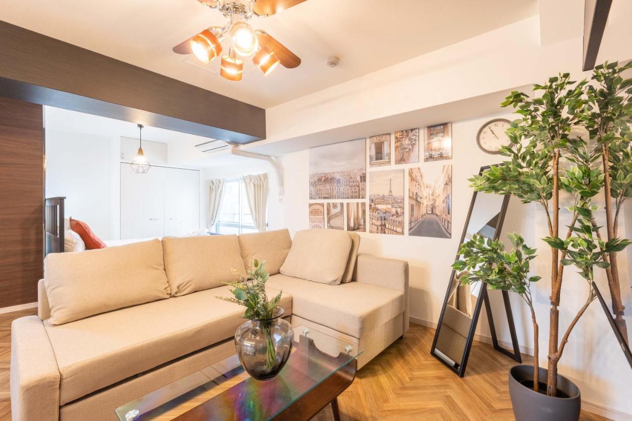River Side Namba 700 Apartment