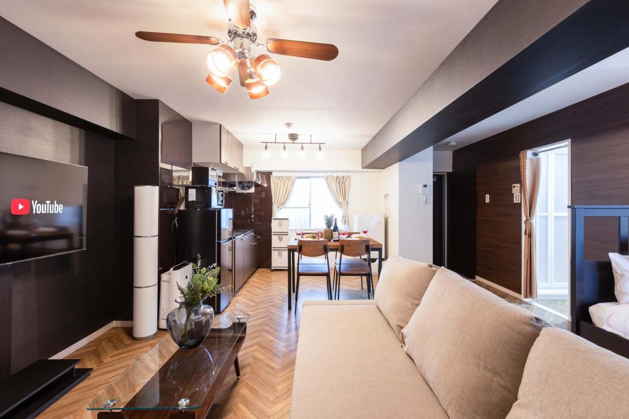 River Side Namba 700 Apartment *