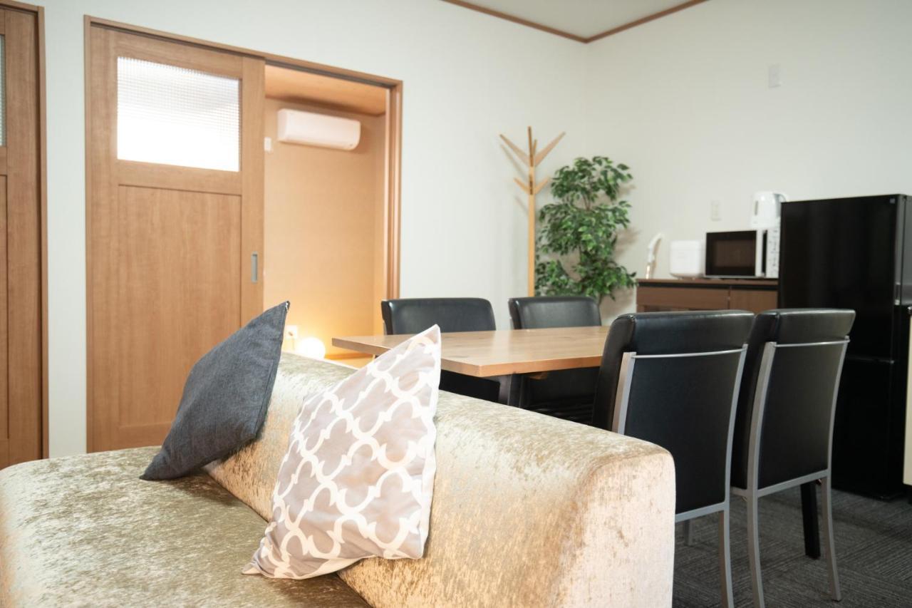 Kuromon Apartment *