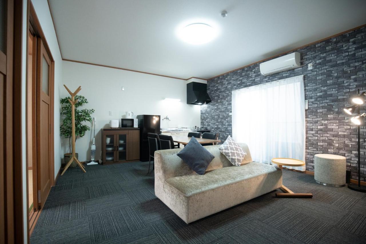 Kuromon Apartment