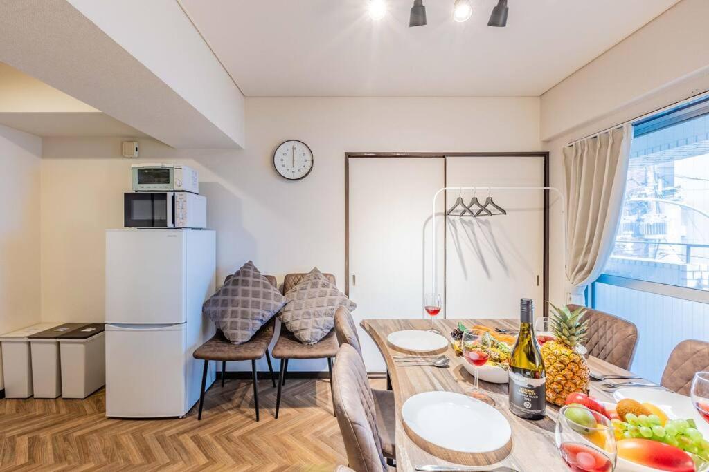 Apartment River Side Namba 303