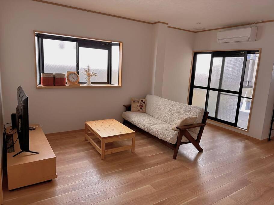 Cozy Sanchome: Namba-nippombashi Comfort Near Shopping Streets Osaka