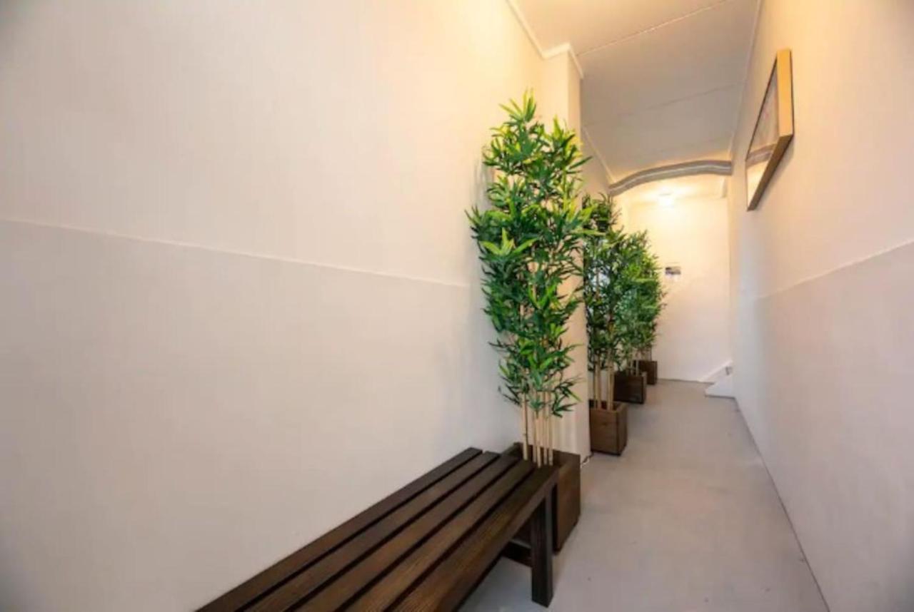 Funhouse-to North Umeda Guestresidence Aparthotel 2*