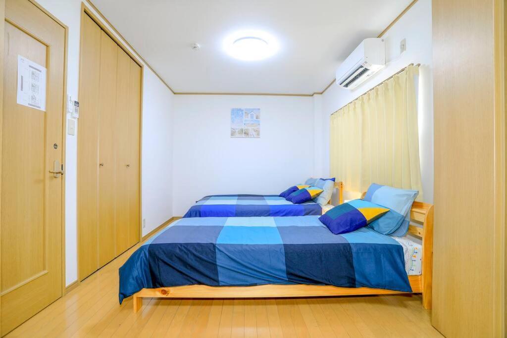 鶴橋駅徒歩2分 トイレ浴室複数あり3階建て一軒家車庫付き Apartment