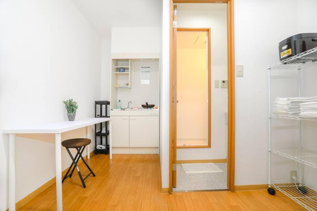鶴橋駅徒歩2分 トイレ浴室複数あり3階建て一軒家車庫付き Apartment *