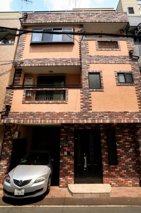 Apartment 鶴橋駅徒歩2分 トイレ浴室複数あり3階建て一軒家車庫付き Osaka
