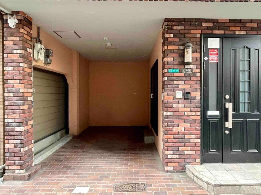 鶴橋駅徒歩2分 トイレ浴室複数あり3階建て一軒家車庫付き *