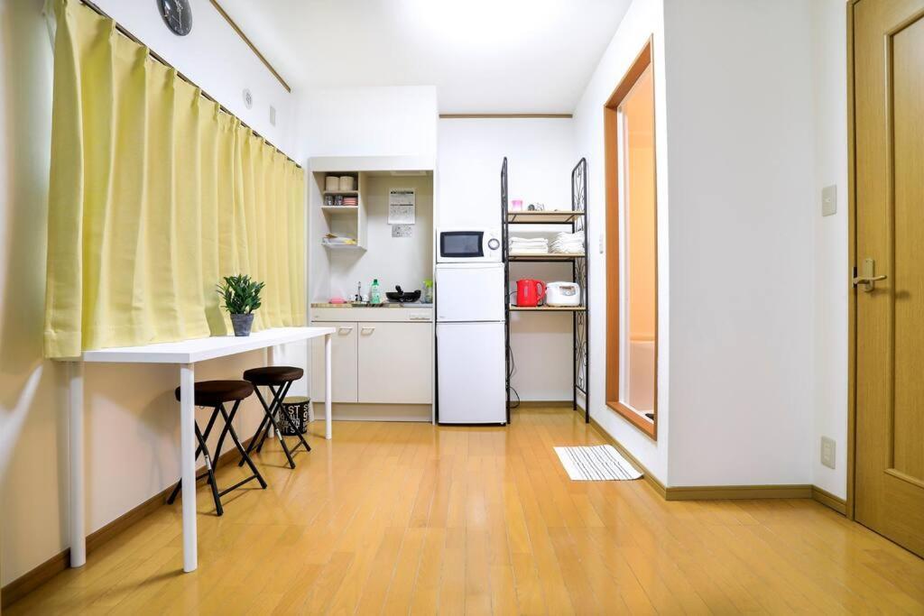 鶴橋駅徒歩2分 トイレ浴室複数あり3階建て一軒家車庫付き Apartment