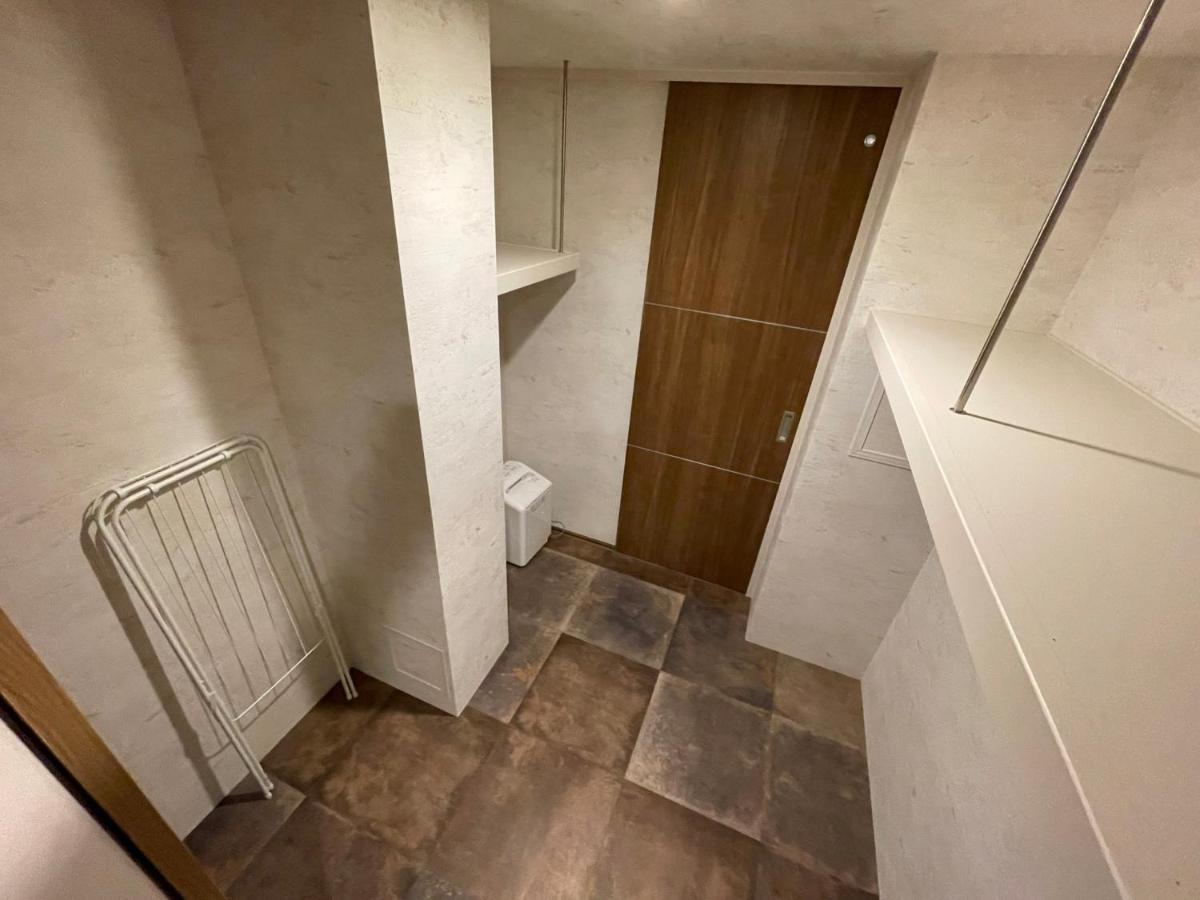 Wolf Pack 21 Apartment
