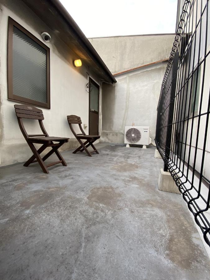Wutong: Airport-adjacent Landmark Apartment *