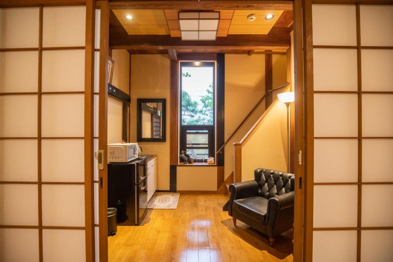 Akiko Fukuya Town Osaka