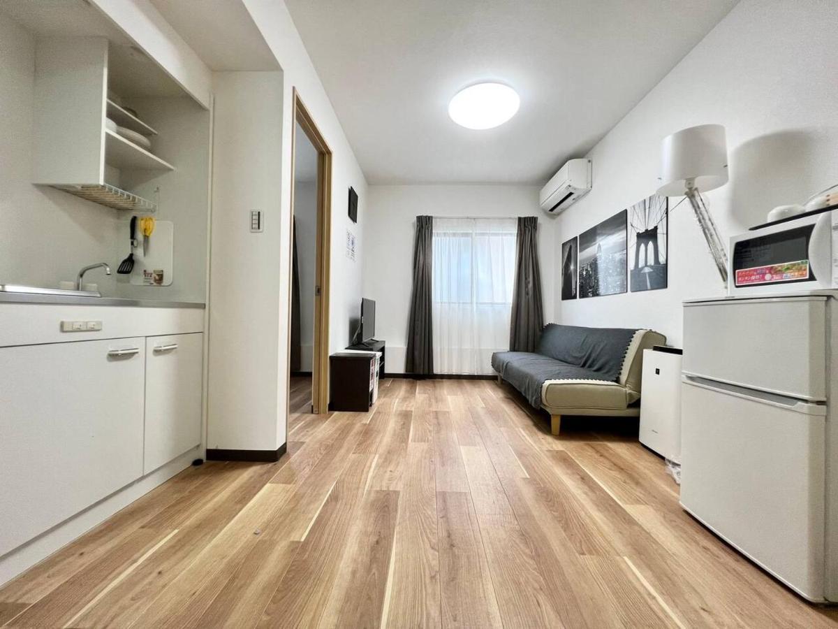 Rakuto Tsutenkaku: Namba With Easy Airport Access Apartment *
