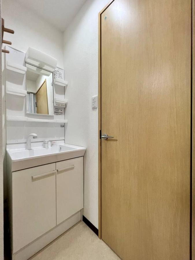 Rakuto Tsutenkaku: Namba With Easy Airport Access Apartment *