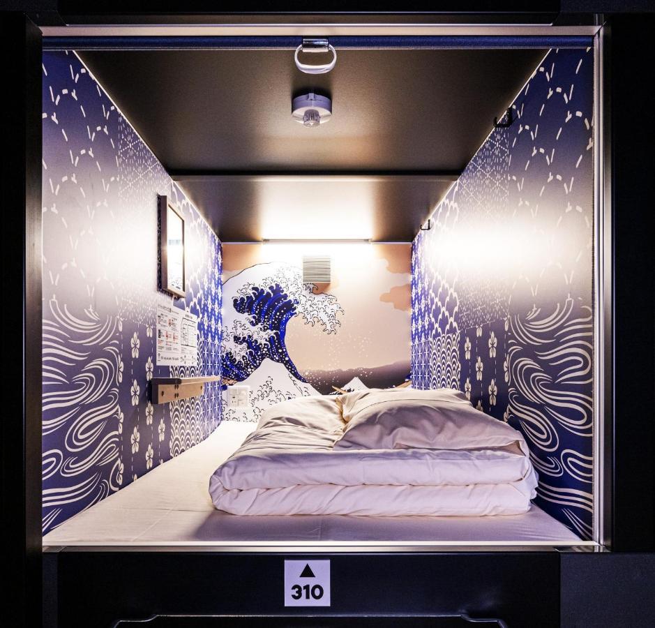 Capsule hotel Ninja & Geisha
