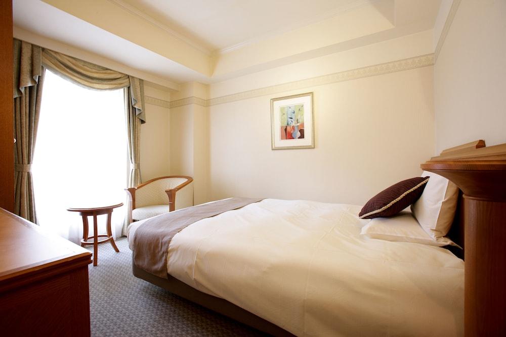 Koko Shinsaibashi Hotel 4*