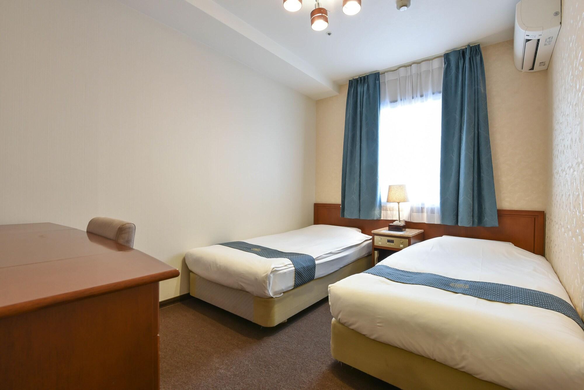 New Shinsaibashi Hotel 3*