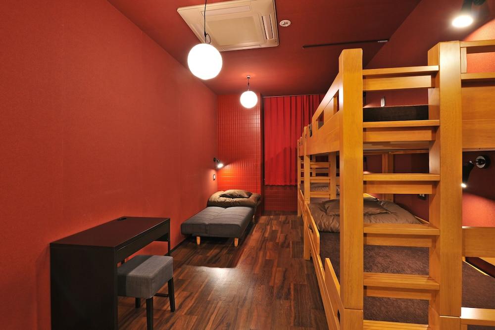 Hostel Khaosan World Namba