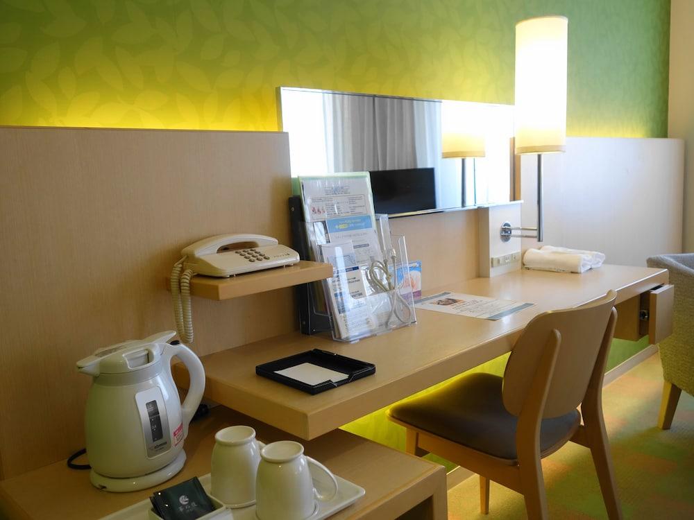 Plaza 4* Osaka