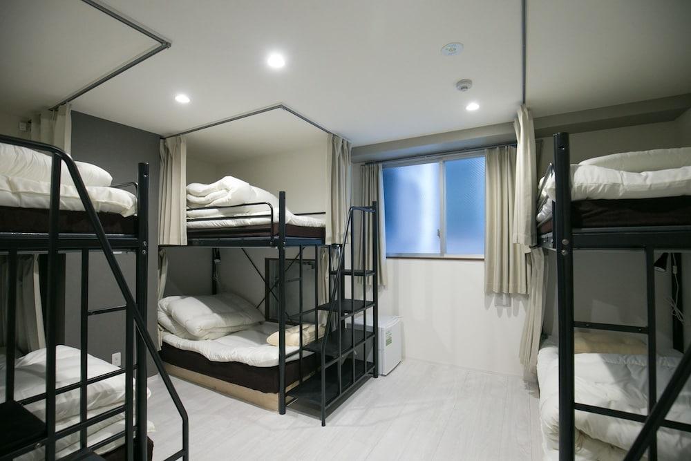 Mikado Hostel *