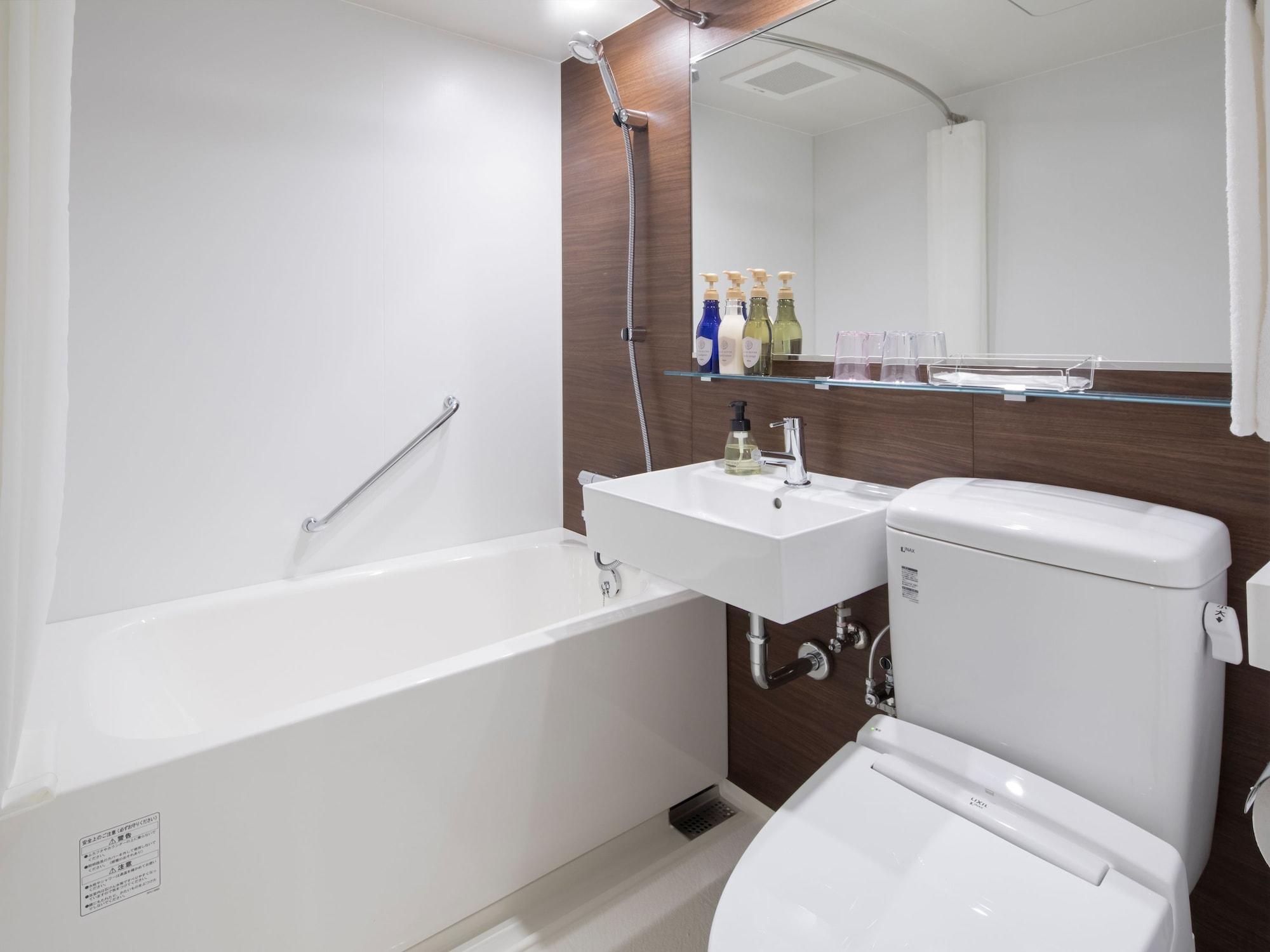 Mystays Midosuji Honmachi Hotel