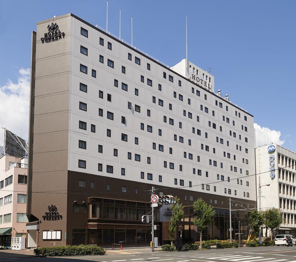 Consort Shin-osaka 4*