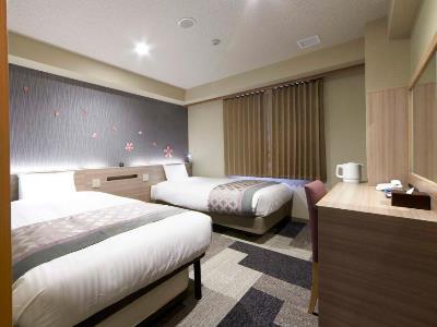 The Bridge Shinsaibashi Hotel 4*