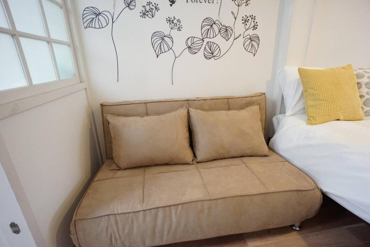 House White Mansion 401 Apartment *