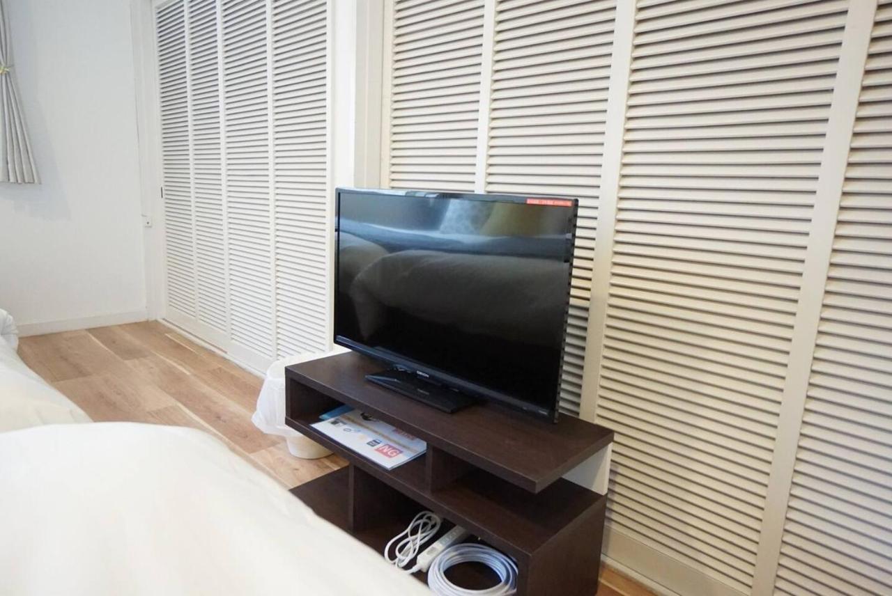House White Mansion 401 Apartment *