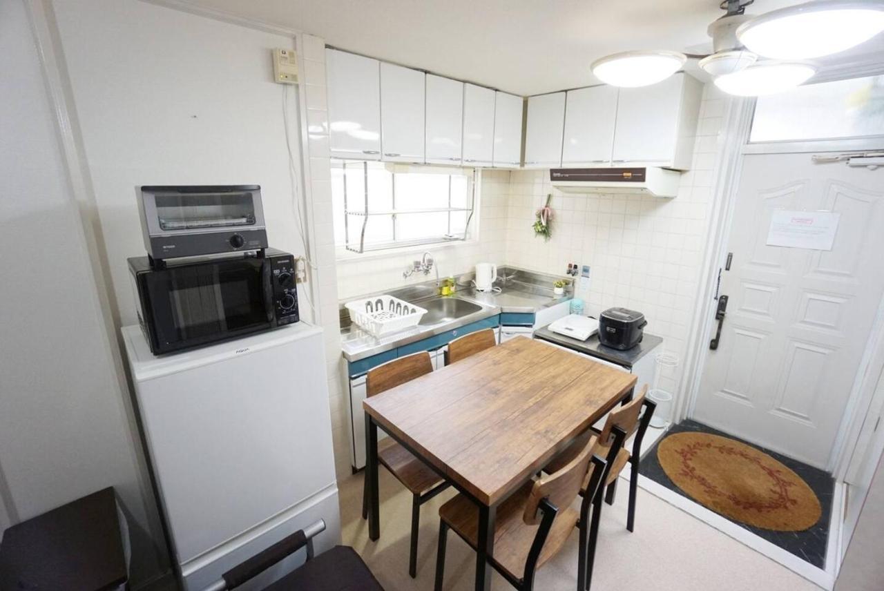 House White Mansion 401 Apartment *