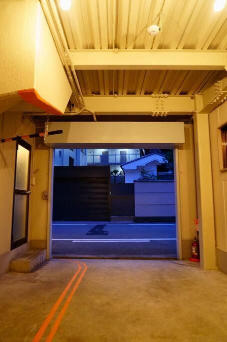 Liaison Court Universal Gateway - Free Parking