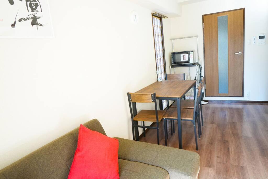 Apartment B201/大阪人气景点黑门市场步行6分钟，日本桥、难波、心斋桥、道顿堀步行可达