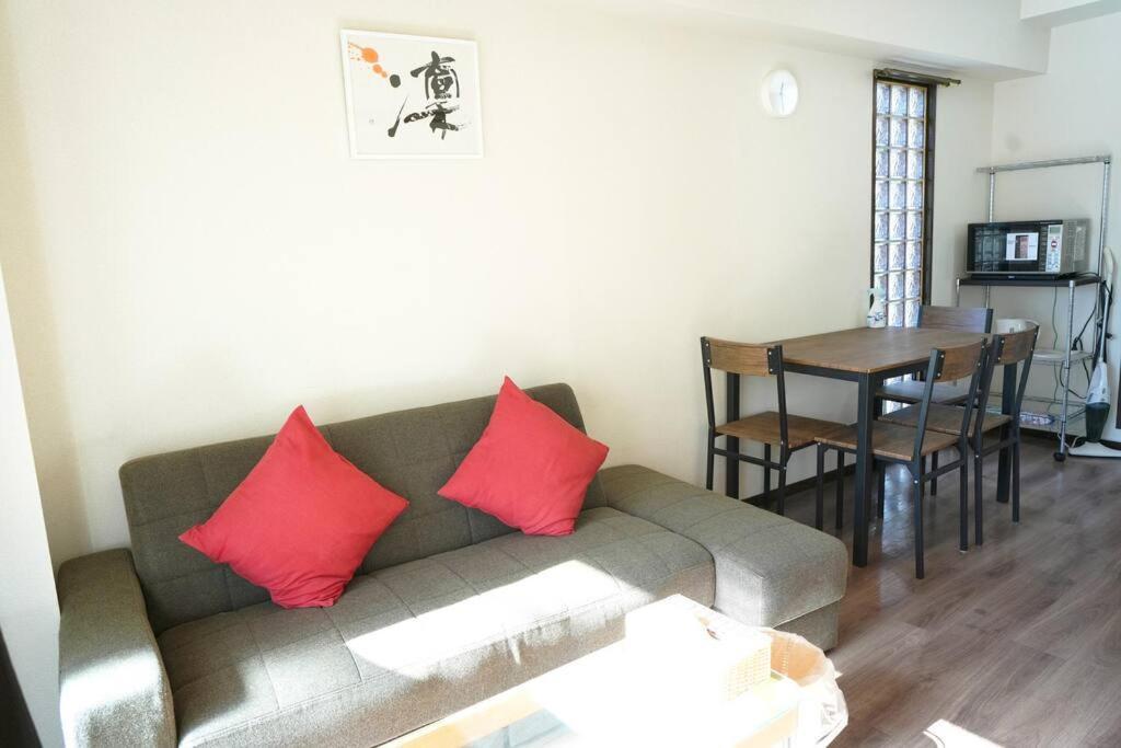 Apartment B201/大阪人气景点黑门市场步行6分钟，日本桥、难波、心斋桥、道顿堀步行可达 *
