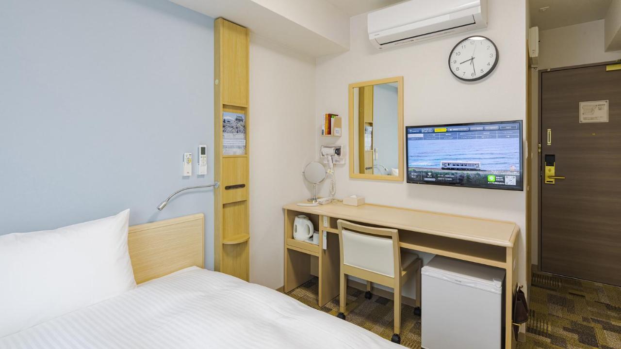 Toyoko Dome Mae 3*