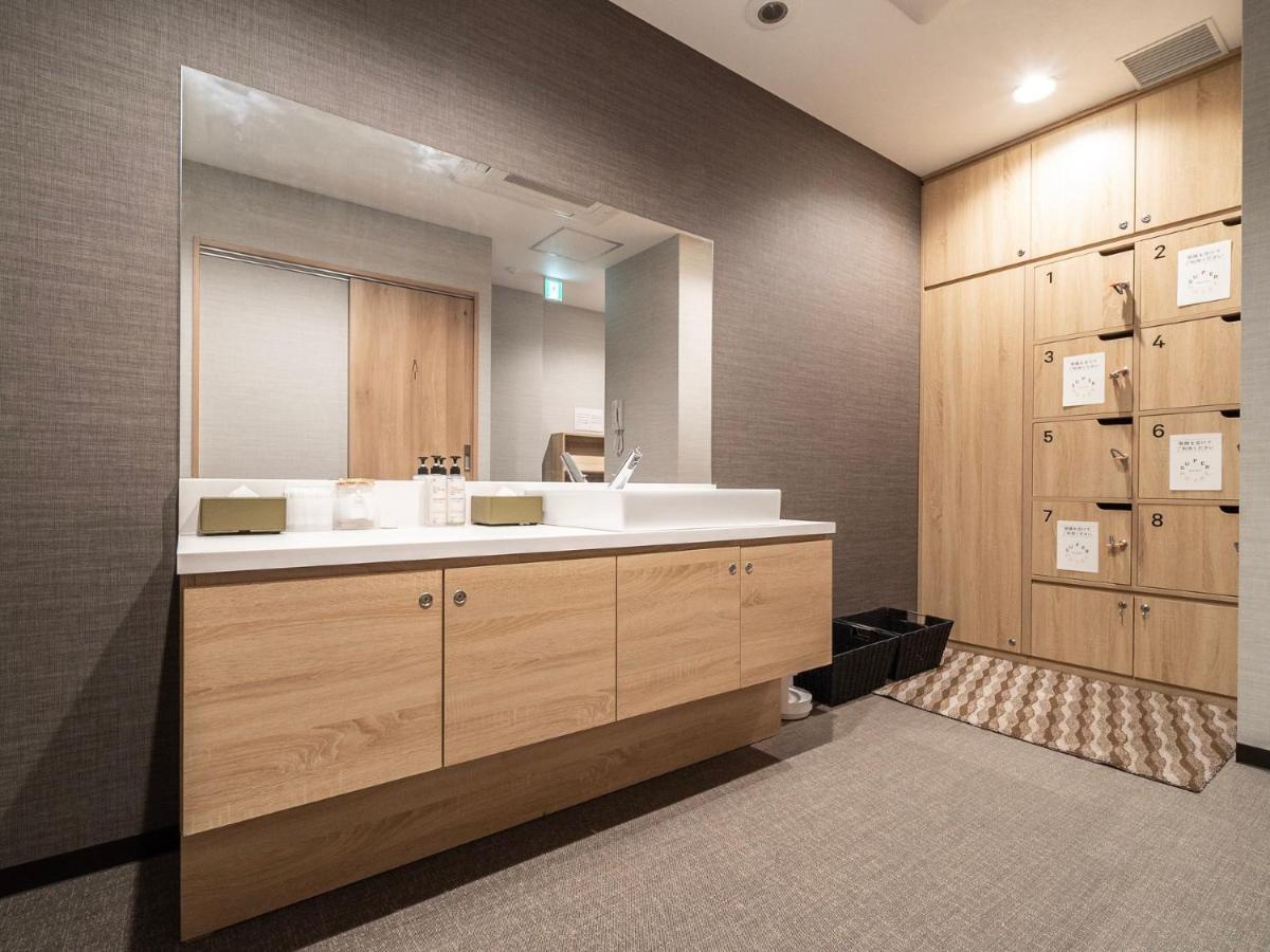 Super Premier Namba Shinsaibashi Natural Hot Spring 3*
