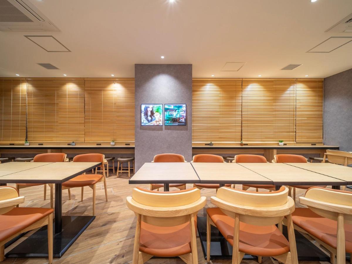 Super Premier Namba Shinsaibashi Natural Hot Spring 3*