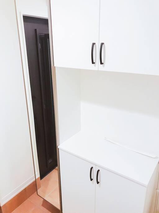 Spacious 120m2/4 Bedrooms/2 Toilets/free Parking Apartment *