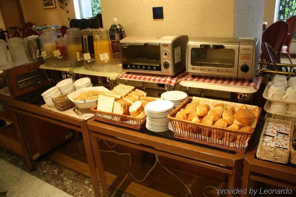 Claiton Shin-osaka Hotel 3*
